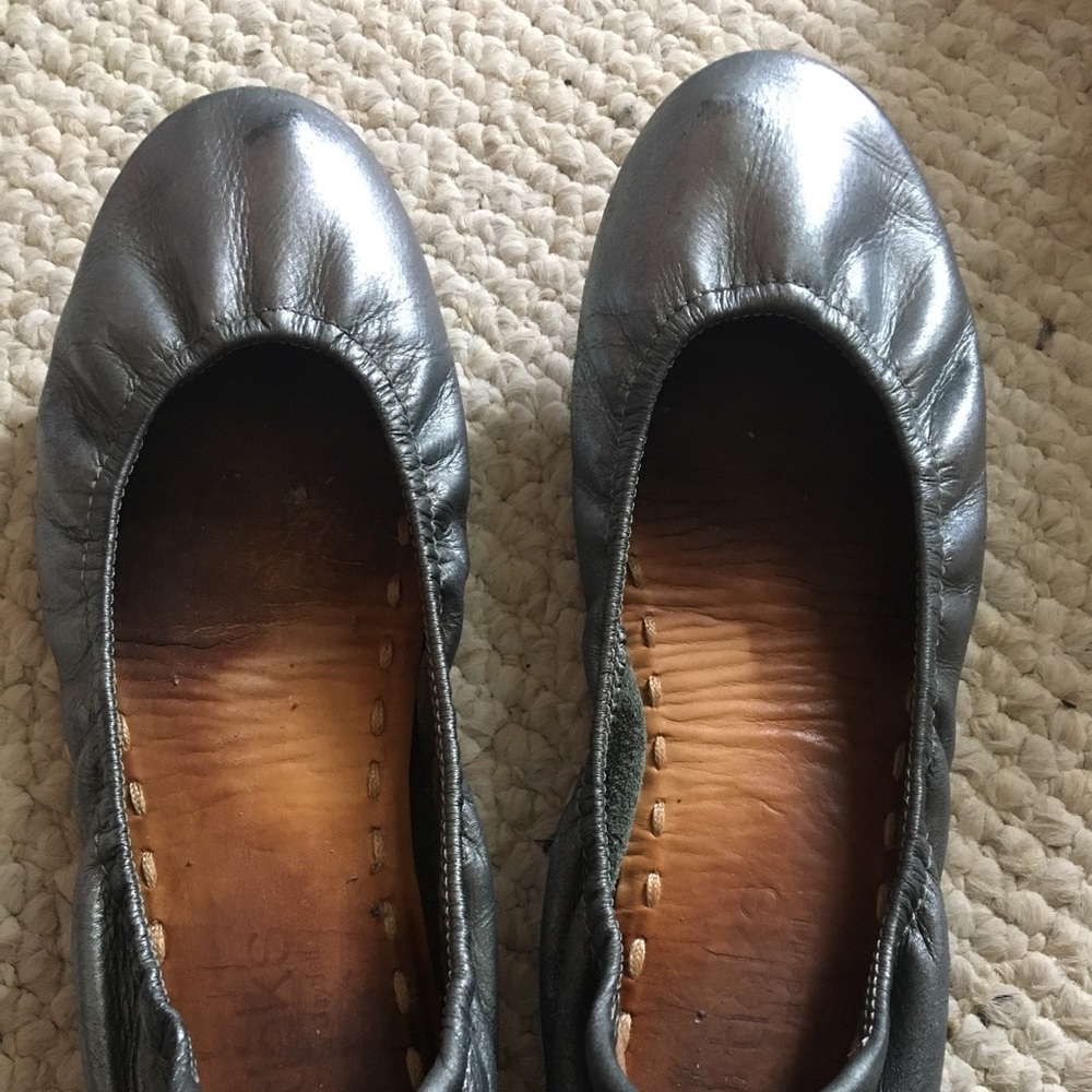 Metallic Pewter Tieks Ballet Flats Well Loved VUC